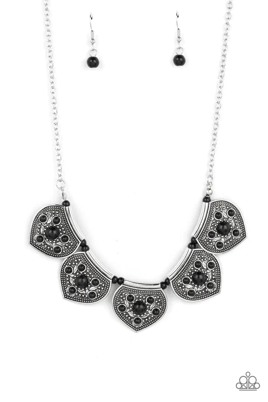 Badlands Basin - Black ♥ Necklace