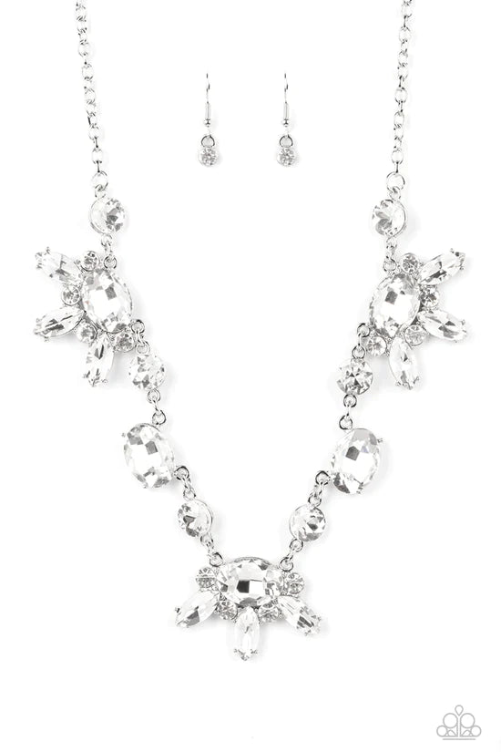 GLOW-trotting Twinkle - White ♥ Necklace