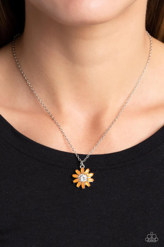 Paparazzi ♥ Daisy Diva - Orange ♥ Necklace