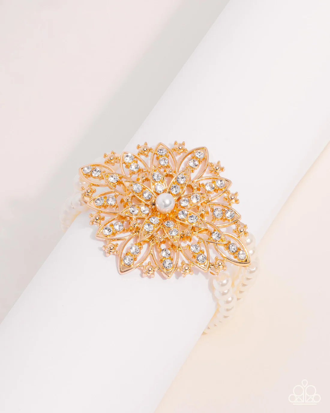Flattering Floral - Gold ♥ Bracelet