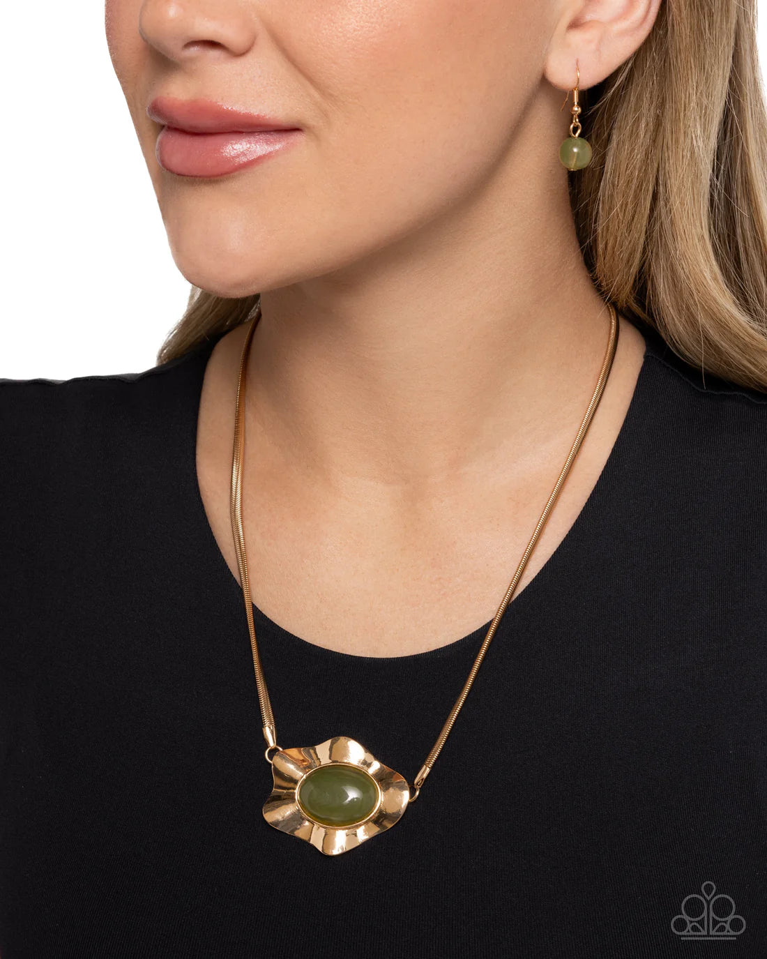 Sideways Shimmer - Green ♥ Necklace