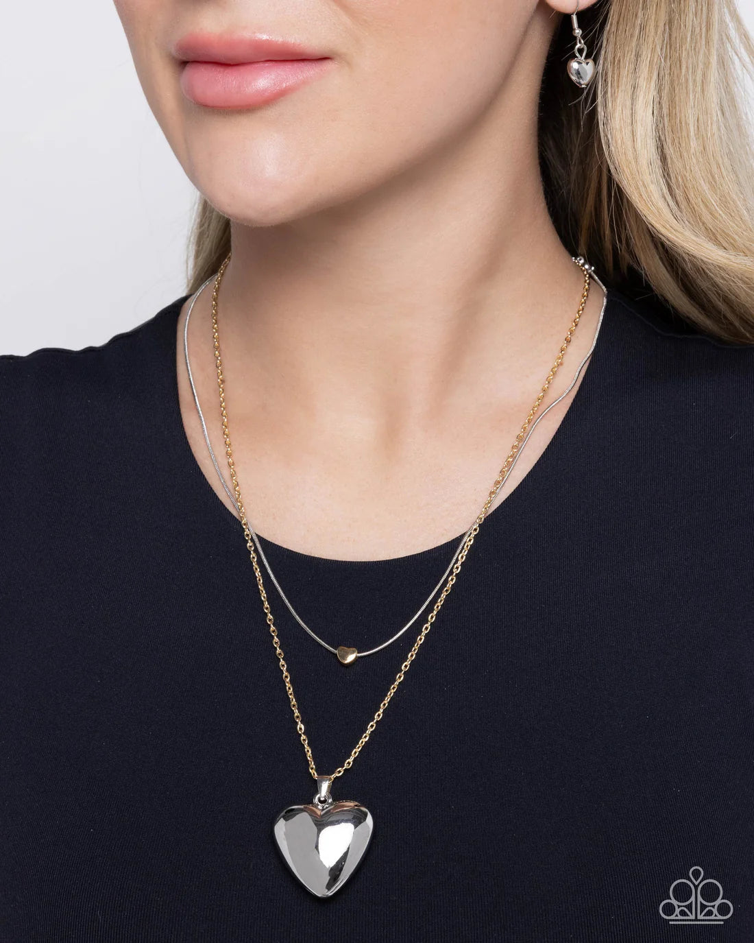 Paparazzi ♥ Halting Hearts - Necklace ♥ Necklace