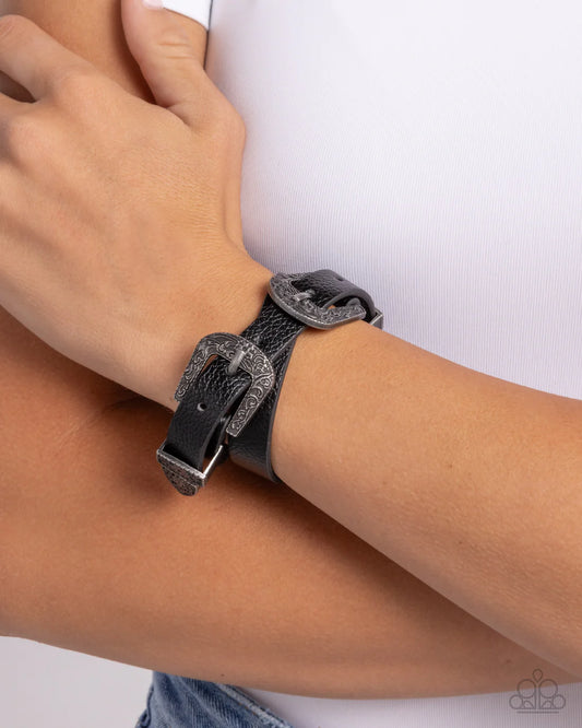 Paparazzi ♥ Buckle TOWN - Black ♥ Bracelet