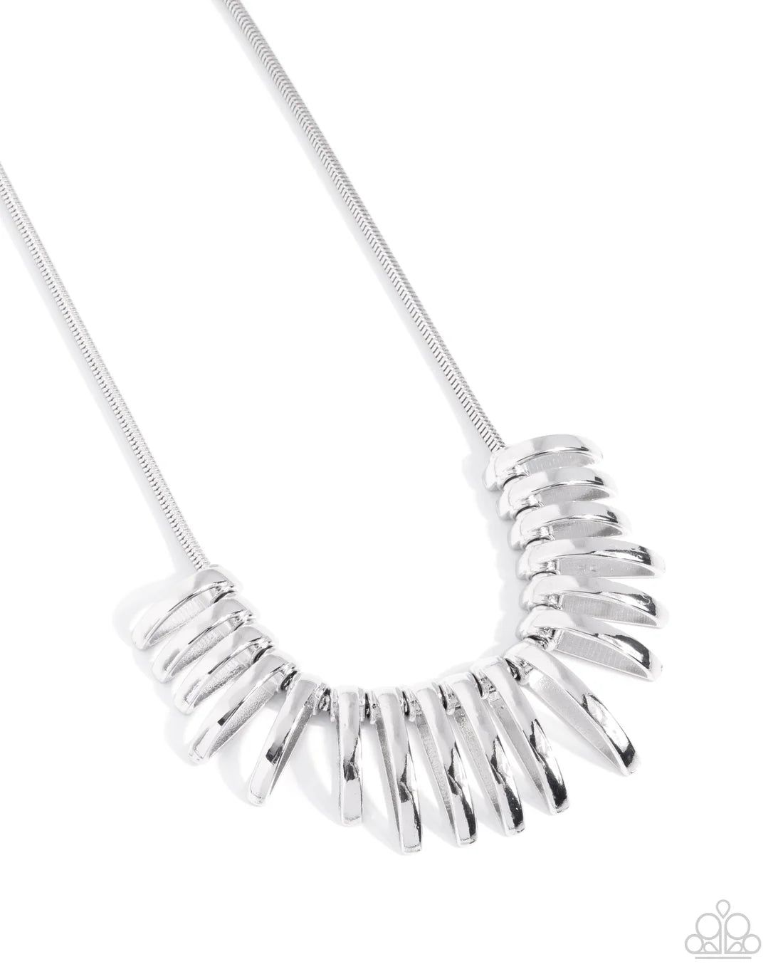 Chasing Chic - Silver ♥ Necklace