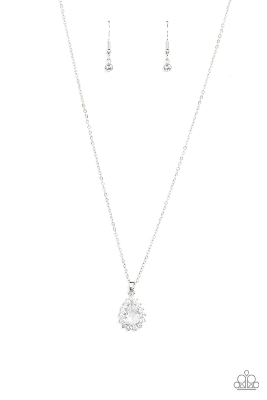 A Guiding SOCIALITE - White ♥ Necklace
