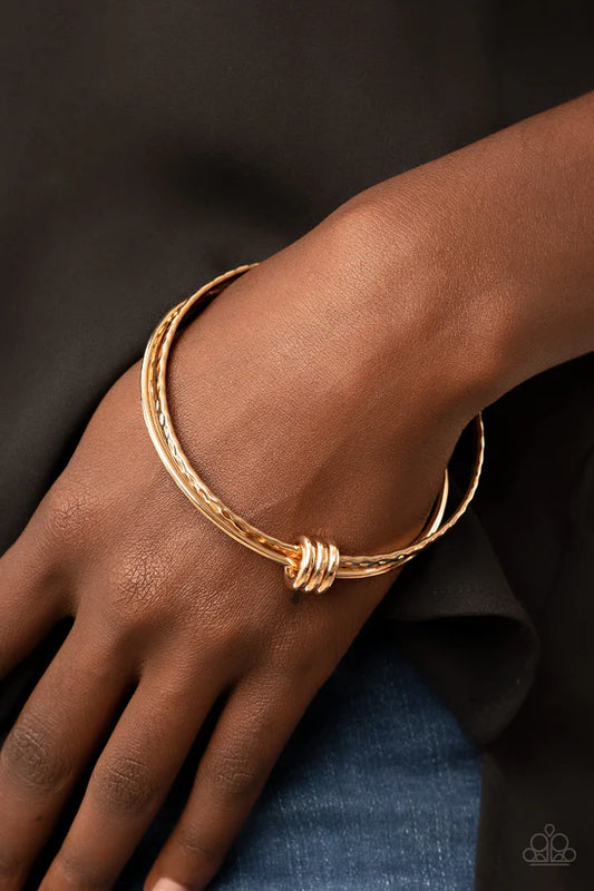 Bauble Bash - Gold ♥ Bracelet